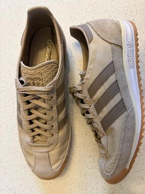 ADIDAS Women’s Beige and Brown Classic Sneakers